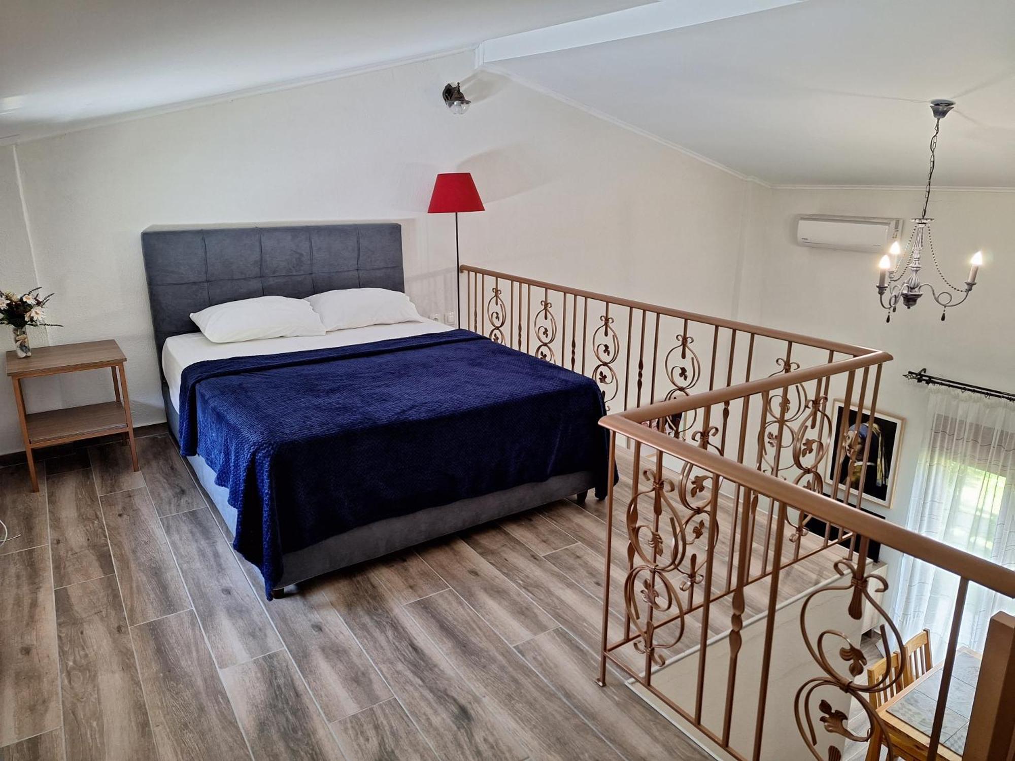 Апартаменты To Petrino Spiti Посиди Экстерьер фото